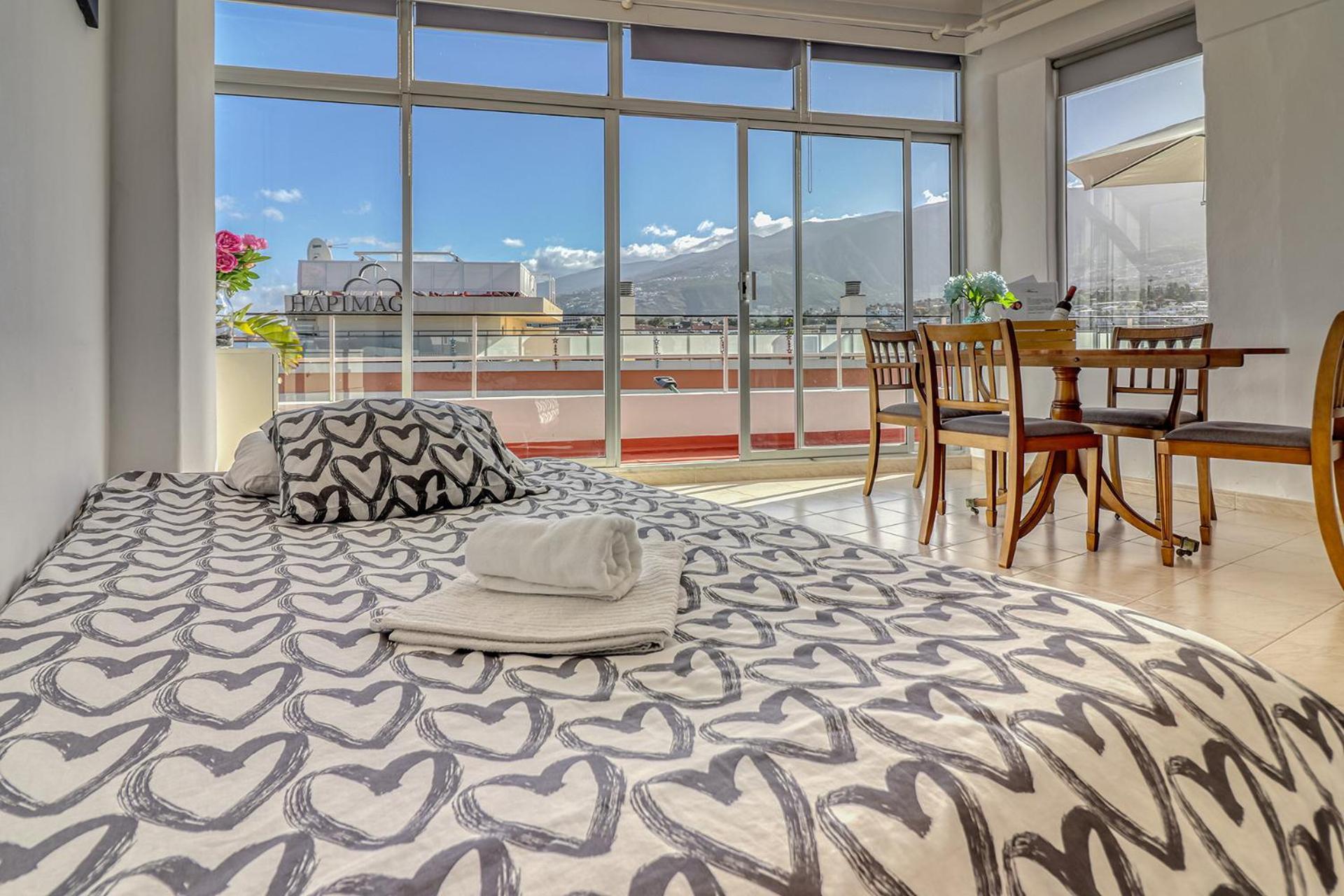 Spacious Penthouse With King-Size Bed, Huge Terrace, Ocean & Teide View Puerto de la Cruz  Exterior photo