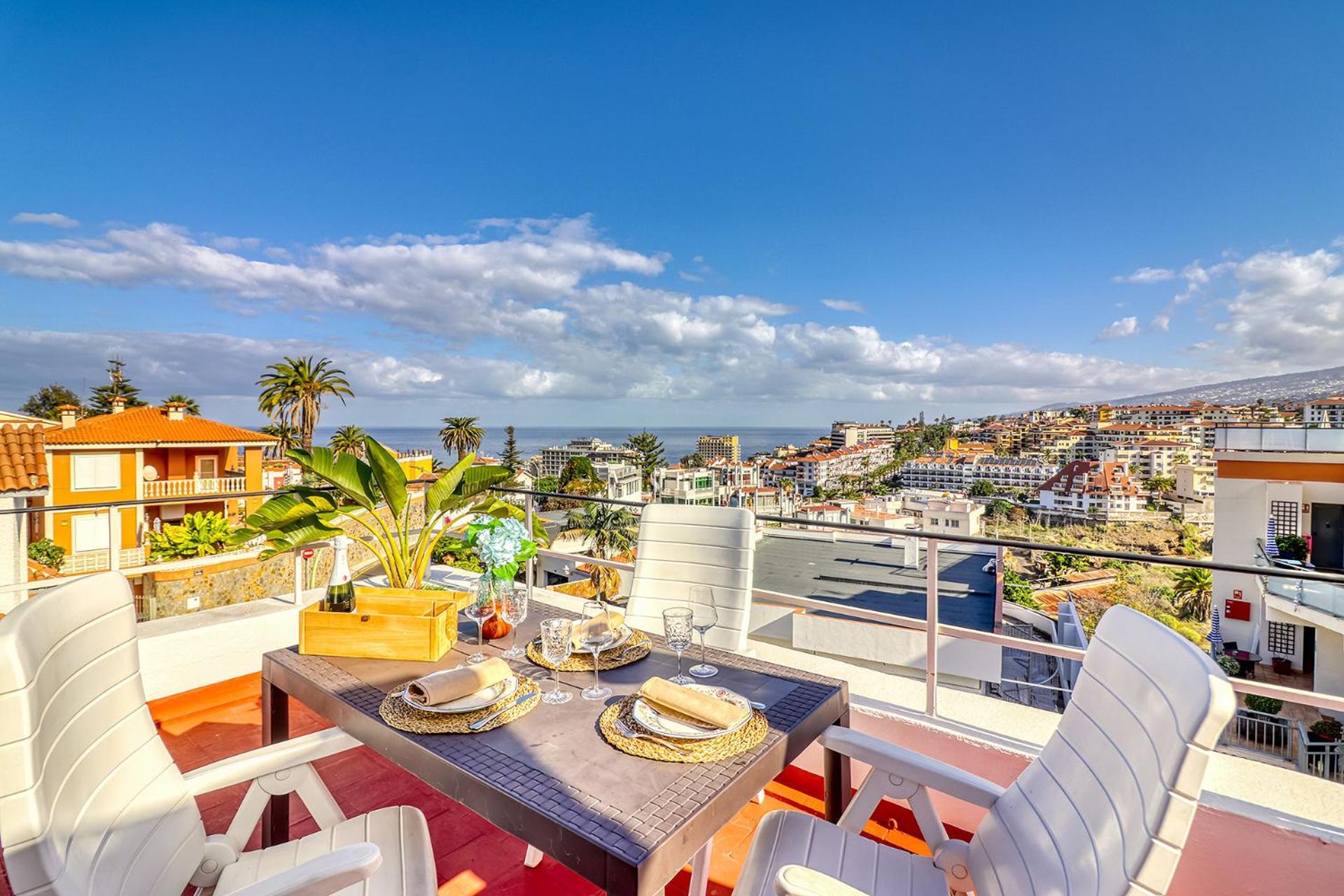 Spacious Penthouse With King-Size Bed, Huge Terrace, Ocean & Teide View Puerto de la Cruz  Exterior photo