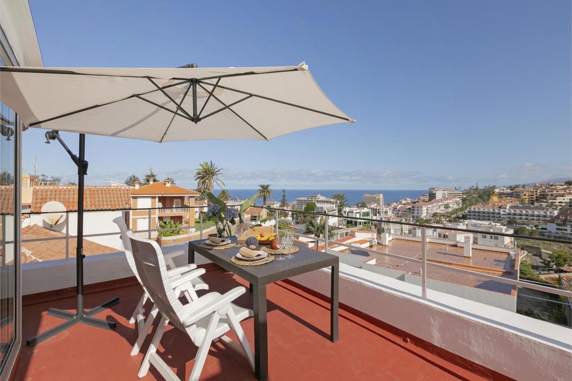 Spacious Penthouse With King-Size Bed, Huge Terrace, Ocean & Teide View Puerto de la Cruz  Exterior photo